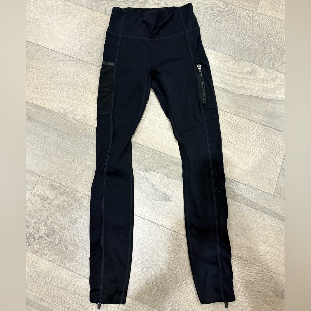 🌟2/$20🌟 Fabletics Women’s Black Leggings